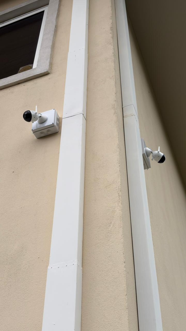 Instalación comercial - cámaras y DVR